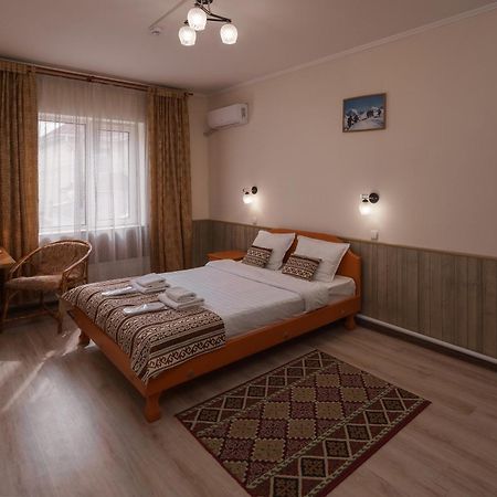 Alpinist Hotel Бишкек Екстериор снимка