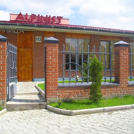 Alpinist Hotel Бишкек Екстериор снимка