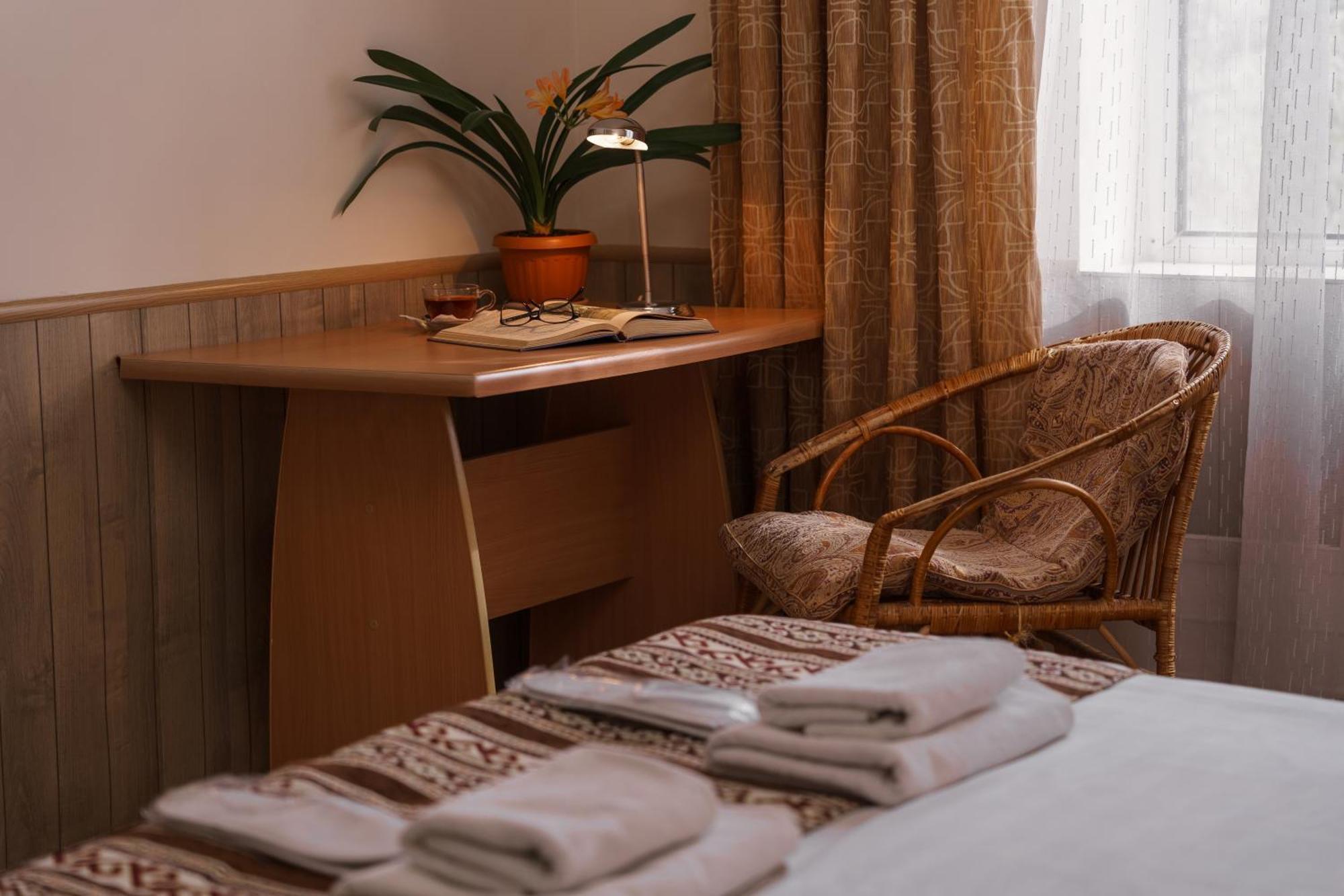 Alpinist Hotel Бишкек Екстериор снимка